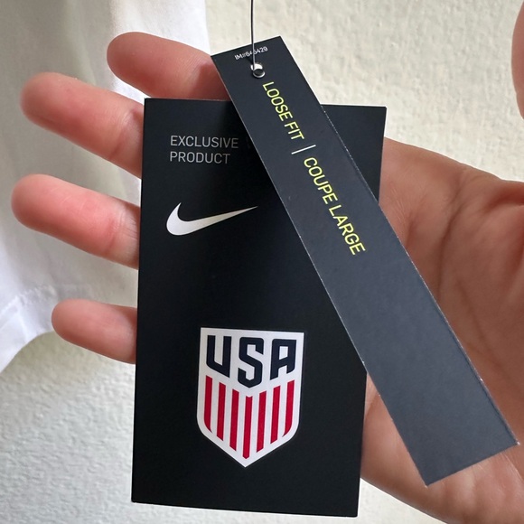 NIKE WOMENS CROPPED USA SHORT SLEEVE TOP - Picture 6 of 7